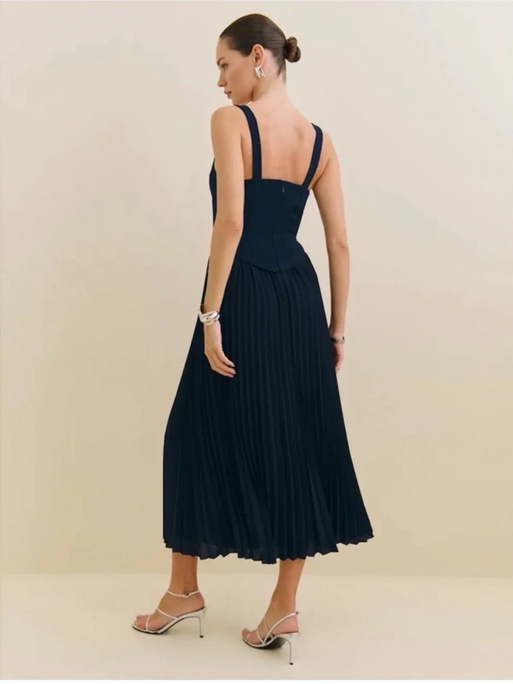 Reformation Marja Dress in Navy 12 - Picture 5 of 8